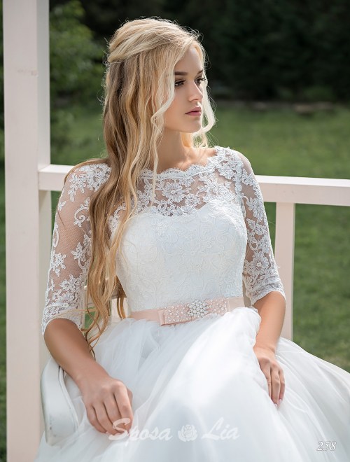 https://www.sposa-lia.com/images/stories/virtuemart/product/258       (2).jpg
